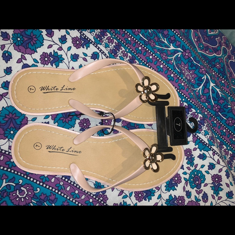 White Line Sandals... Never Worn... Women’s size 7